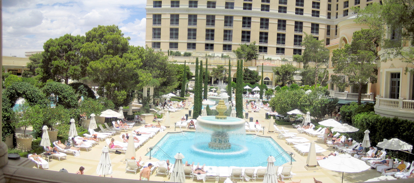 Pool IMG_5069-5070%20Bellagio%20Pool