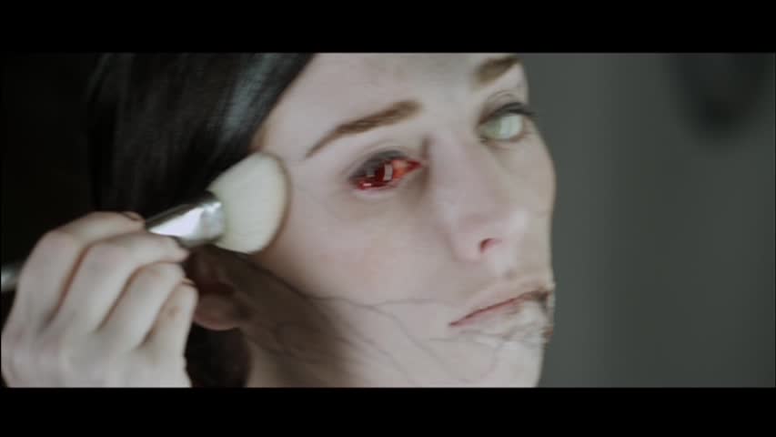 ¿Qué pelicula es? - Página 2 Contracted-01