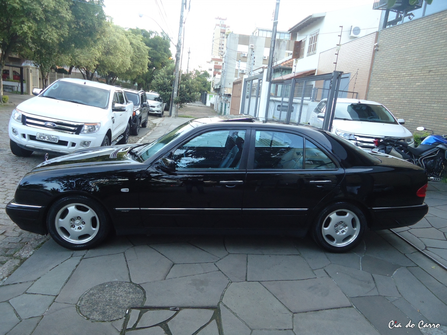 W210 E320 Avantgarde - 1996 - R$ 35.000,00 632d720b8730e38495bc80d2524a6017