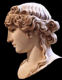 ESTATUAS EN LA ANTIGUEDAD Antinous_Mandragone