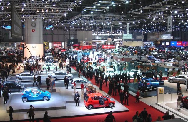 ماذا قدموا فى جينيف 2010  Geneva_Auto_Show_Floor