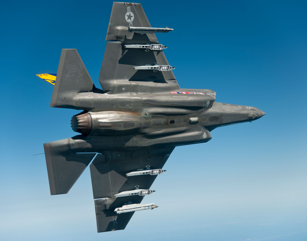 Lockheed F-35 Lightning II - Página 11 2012_News_Web_F35C_12P00323_11__2__1269967624_3351