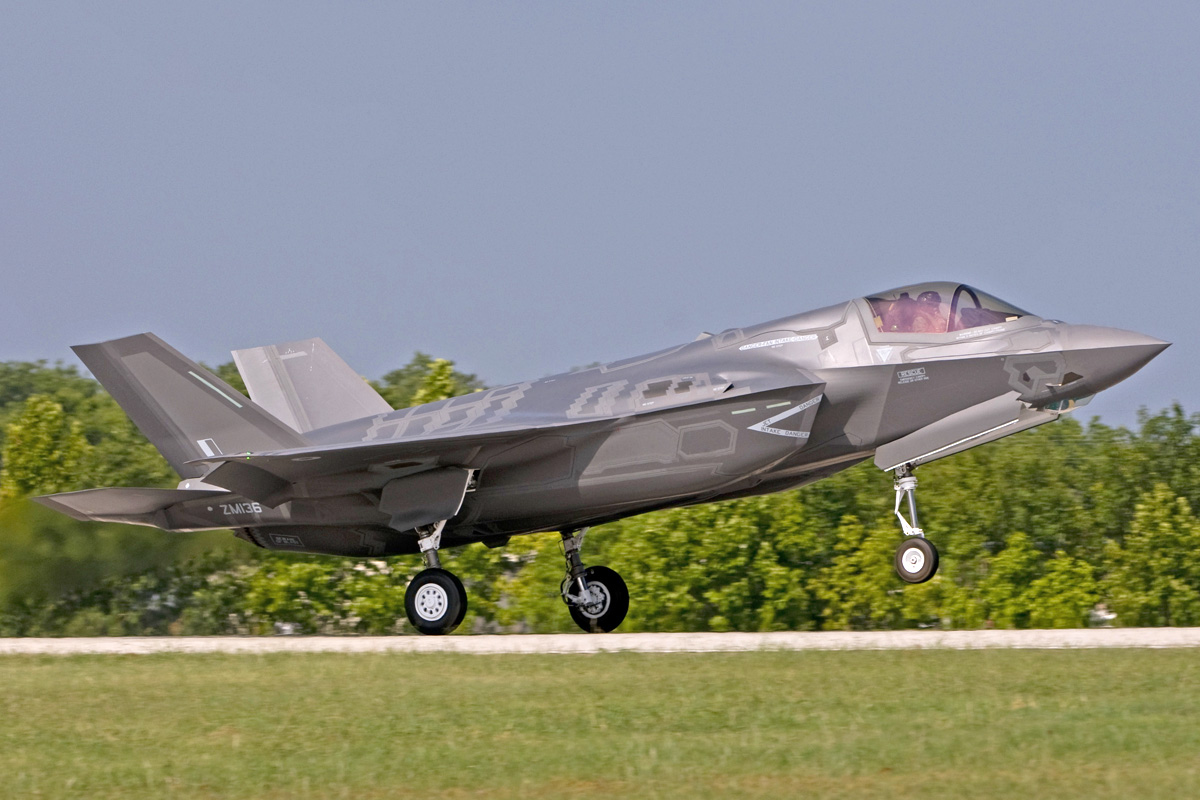 Lockheed F-35 Lightning II - Página 11 BK2_FF_01_web_1269967624_5994