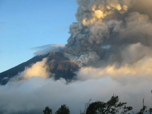 Ecuador emite alerta por volcán Tungurahua  Tungurahua-igepn018