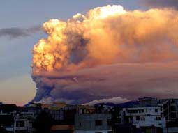 Ecuador emite alerta por volcán Tungurahua  Tungurahua_Comercio