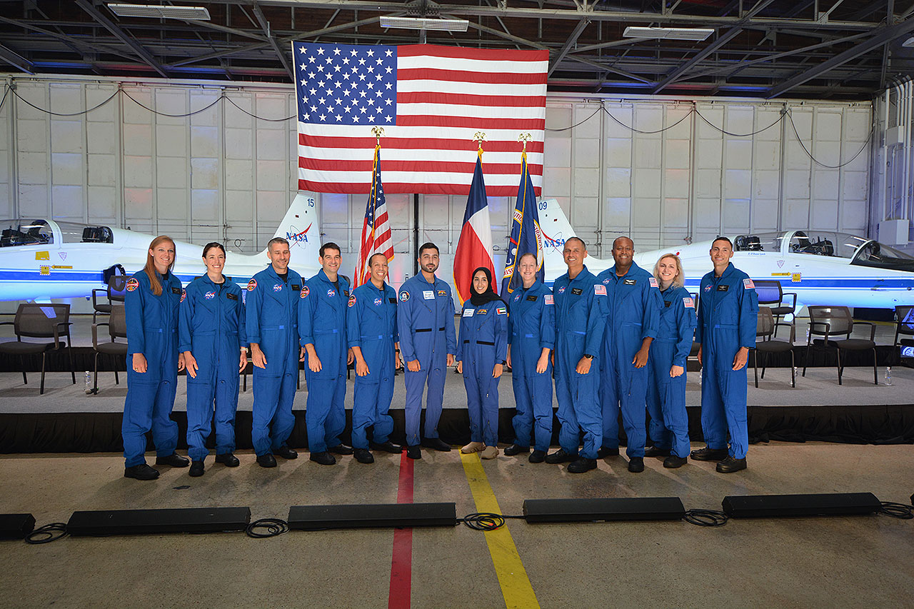 Classe 2021 des candidats astronautes de la NASA News-120621c-lg