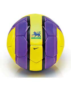 مجموعة كور قدم .. ادخل واختار لك وحده Nike-t90-premier-hi-vis-football