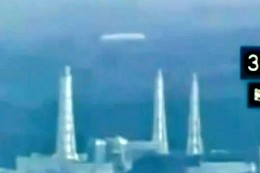Japón: Aparece un OVNI de 100 metros de diametro sobre fukushima en TV en vivo Ovni_fukushima_abr_2011