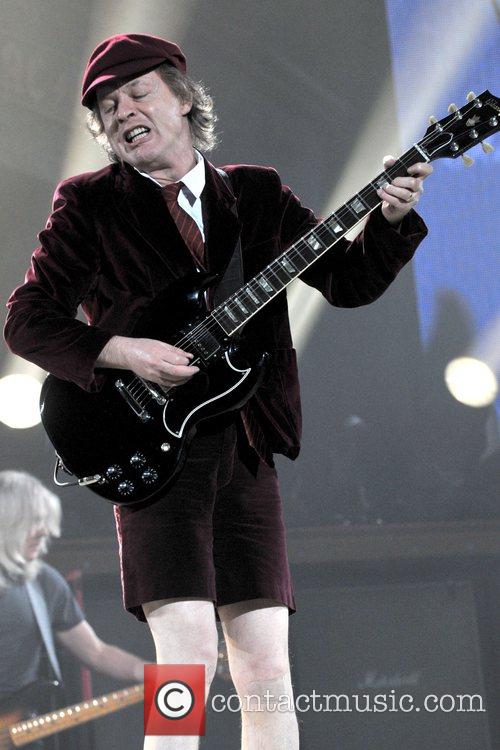 Ac/dc Angus_young_5209643