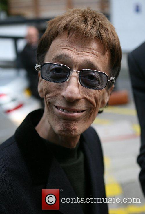 nnnooooooooooooooooooooooooooooooooooooooo Robin-gibb-outside-the-itv-studios-london_3573861