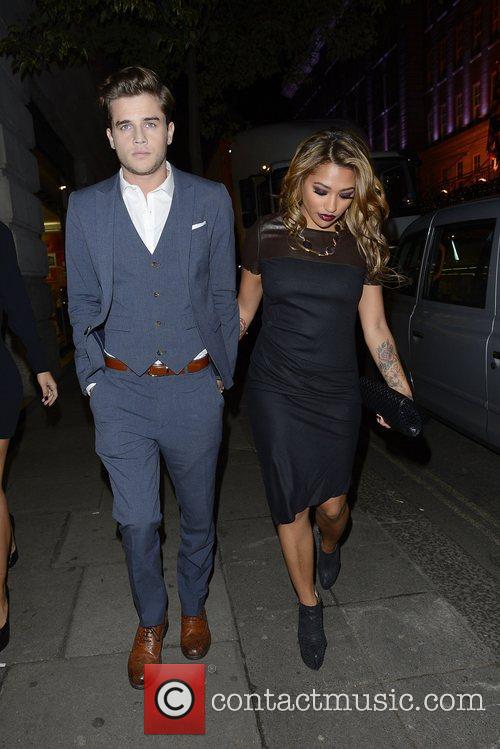 The Saturdays >> Novios Topic Vanessa-white-with-her-boyfriend-gary-at_4175766