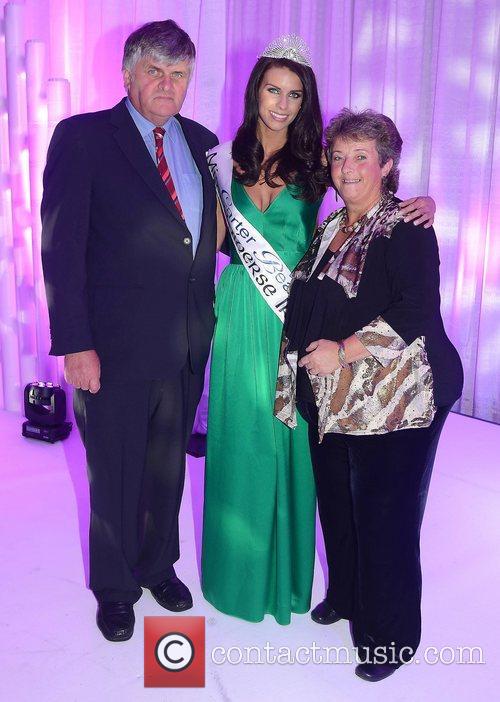 Adrienne Murphy (IRELAND 2012) Adrienne-murphy-is-crowned-miss-universe-ireland_4158571