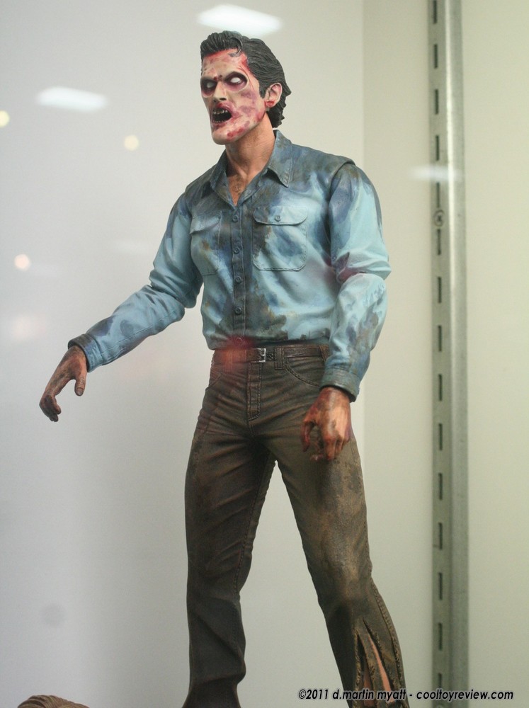 [SDCC 2011] Neca - Evil Dead 2 IMG_8191