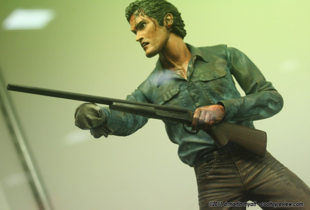 [SDCC 2011] Neca - Evil Dead 2 IMG_8201