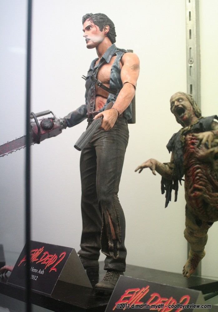 [SDCC 2011] Neca - Evil Dead 2 IMG_8211