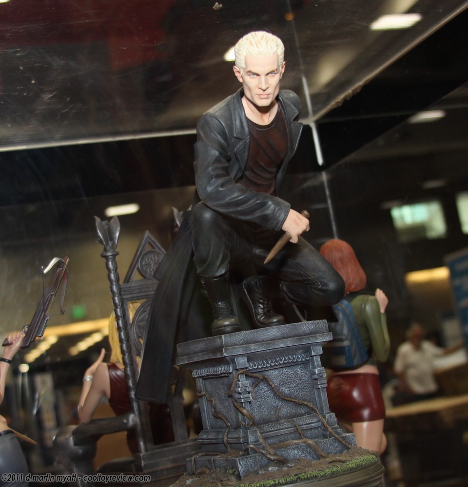 [SDCC 2011] Sideshow - Buffy: Spike Statue IMG_9442