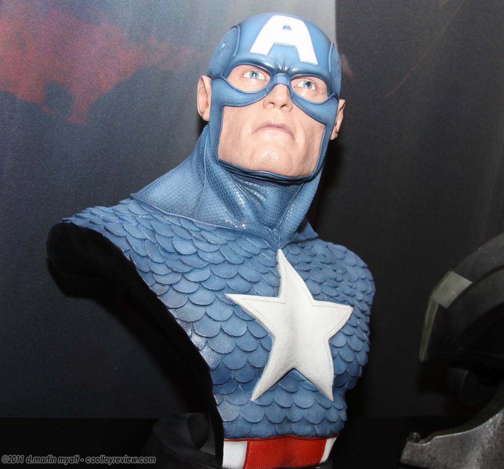 [SDCC 2011] Sideshow - Captain America Life-Size Bust IMG_9625