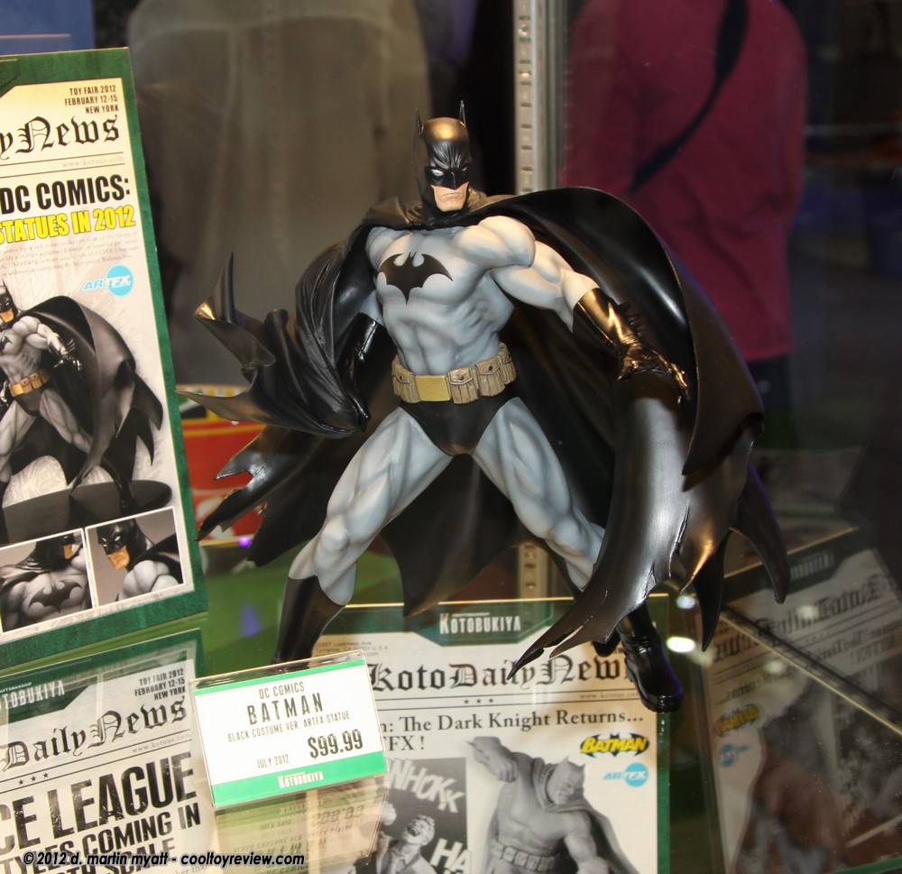 [Toy Fair 2012] Kotobukiya DC Comics  IMG_8905