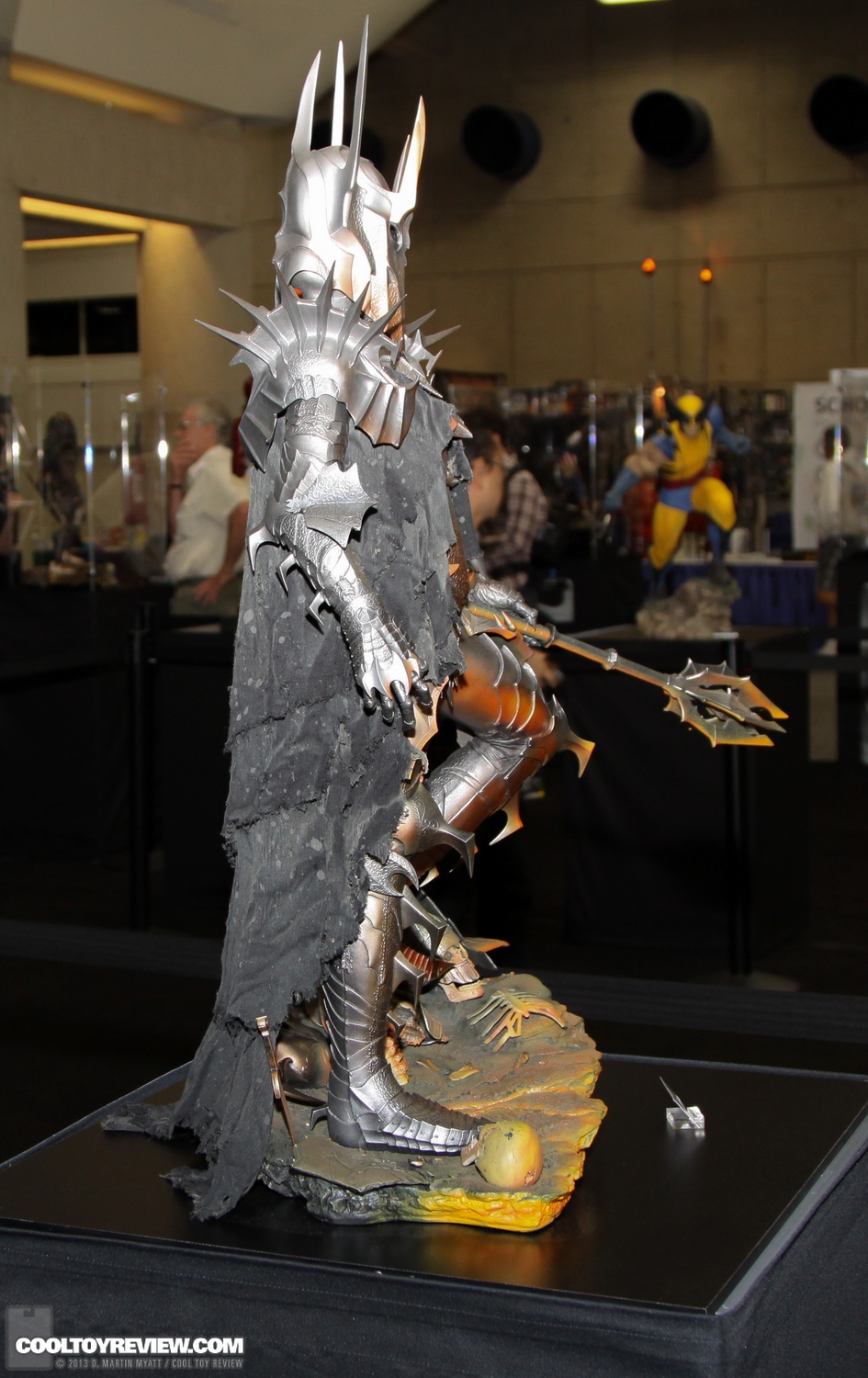 [Sideshow] LOTR: Sauron Premium Format  - Página 6 SDCC_2013_Sideshow_Collectibles_Saturday-053