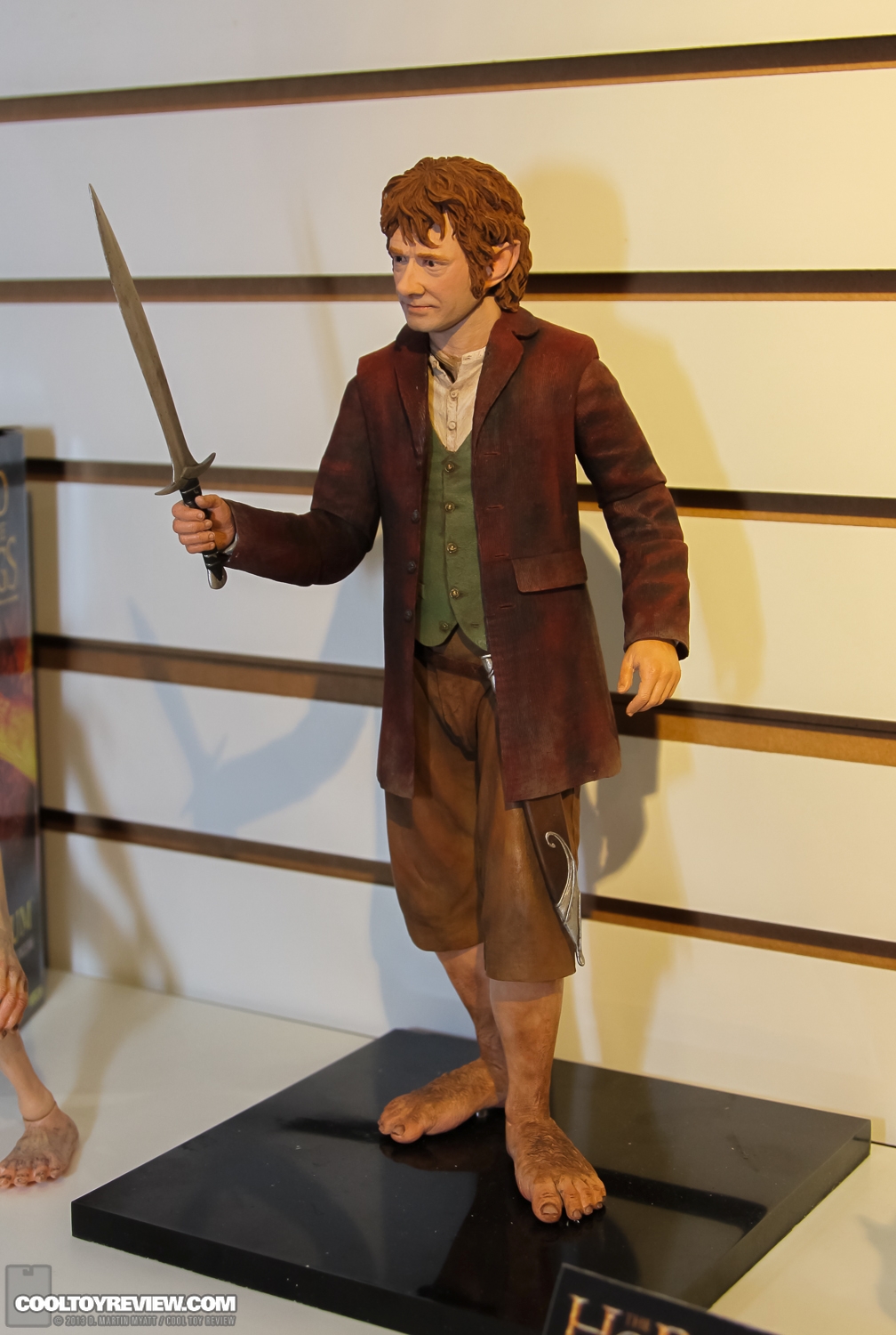 [NECA]The Hobbit: Bilbo Baggins - 1/4 Scale 2013_International_Toy_Fair_NECA-142