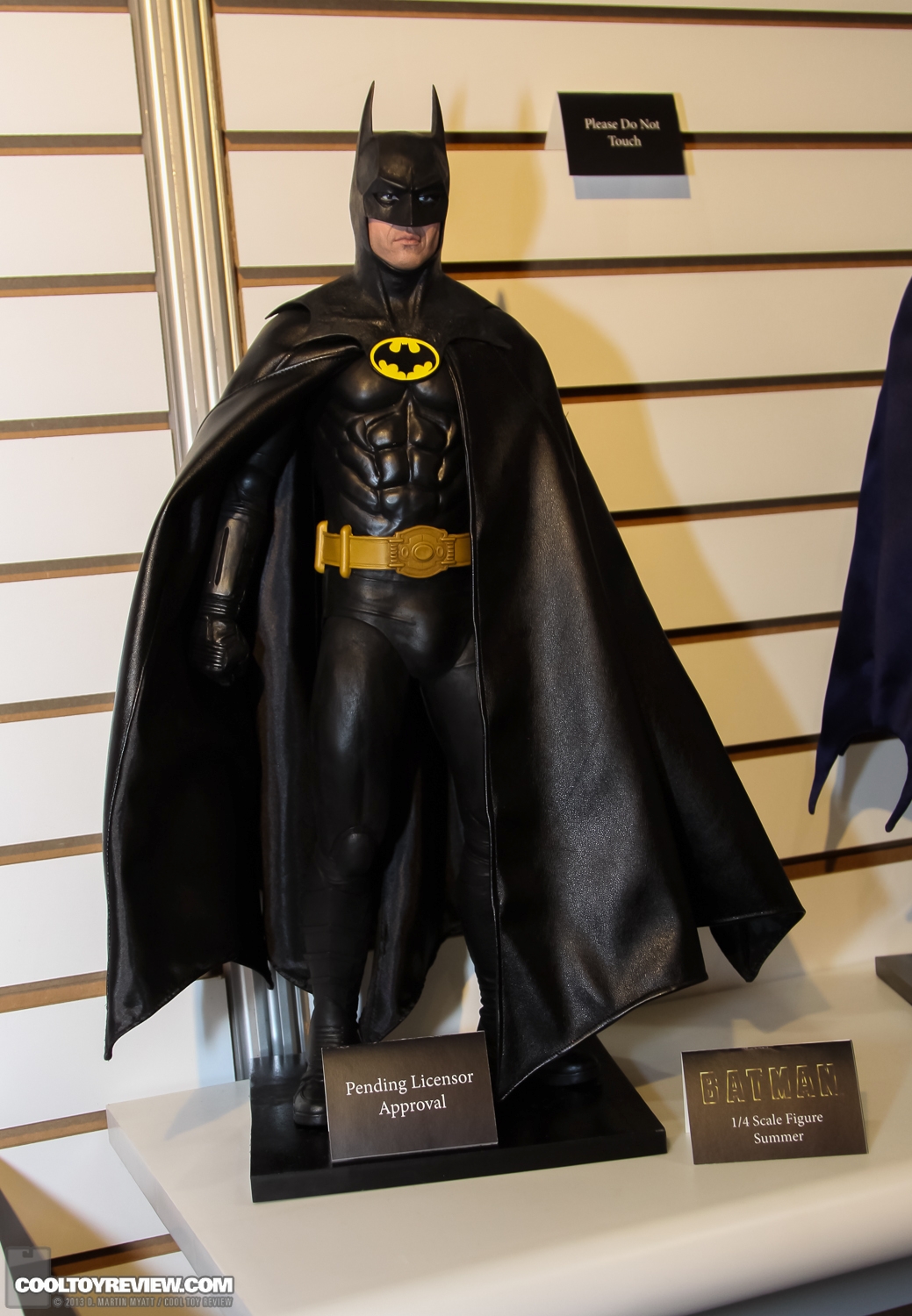 [NECA] Batman 1989 - 1/4 scale 2013_International_Toy_Fair_NECA-87