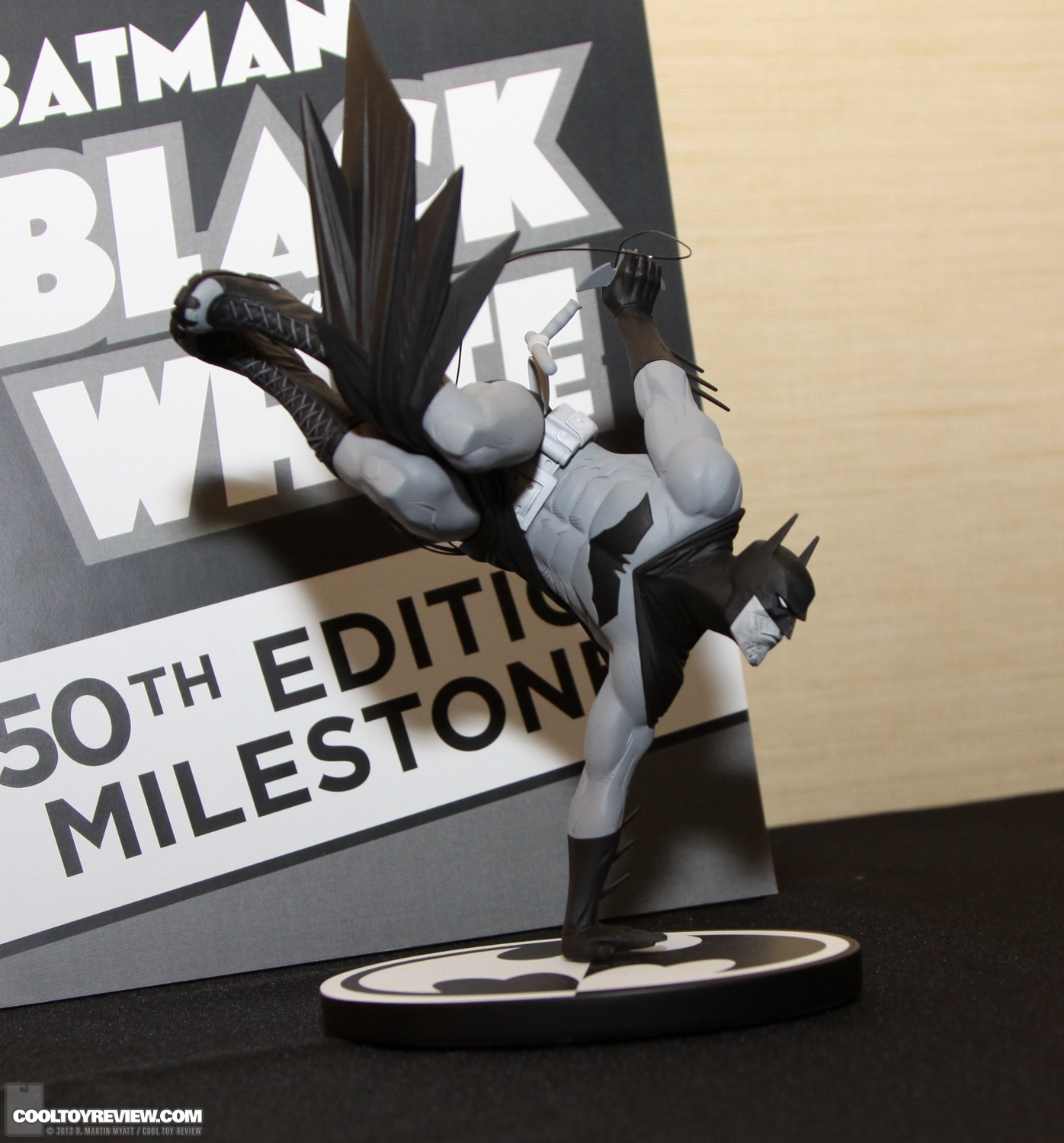 [SDCC 2013] DC Collectibles: Batman B&W SDCC_2013_DC_Collectibles_Wed-011