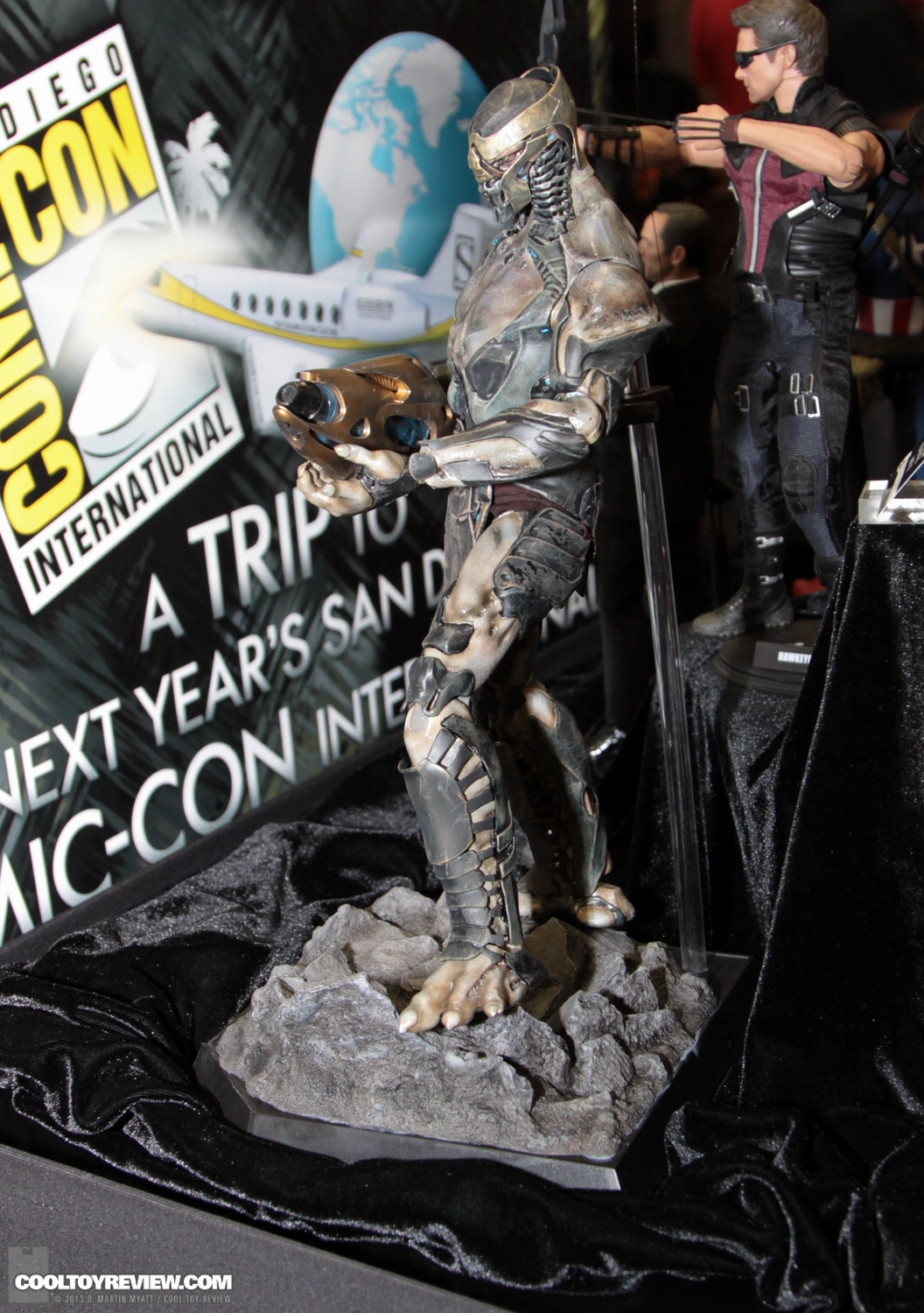 [Hot Toys] The Avengers: Chitauri Footsoldier and Chitauri Commander - LANÇADO!!! - Página 3 SDCC_2013_Hot_Toys_Thursday-009