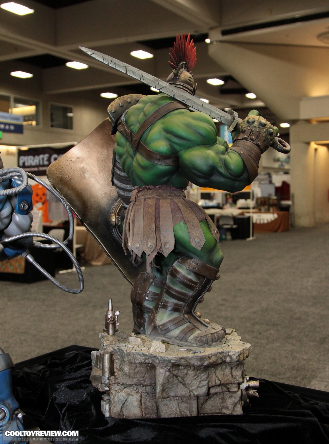 [Sideshow] Gladiator Hulk - Premium Format - Página 9 SDCC_2013_Sideshow_Collectibles_Thursday-120