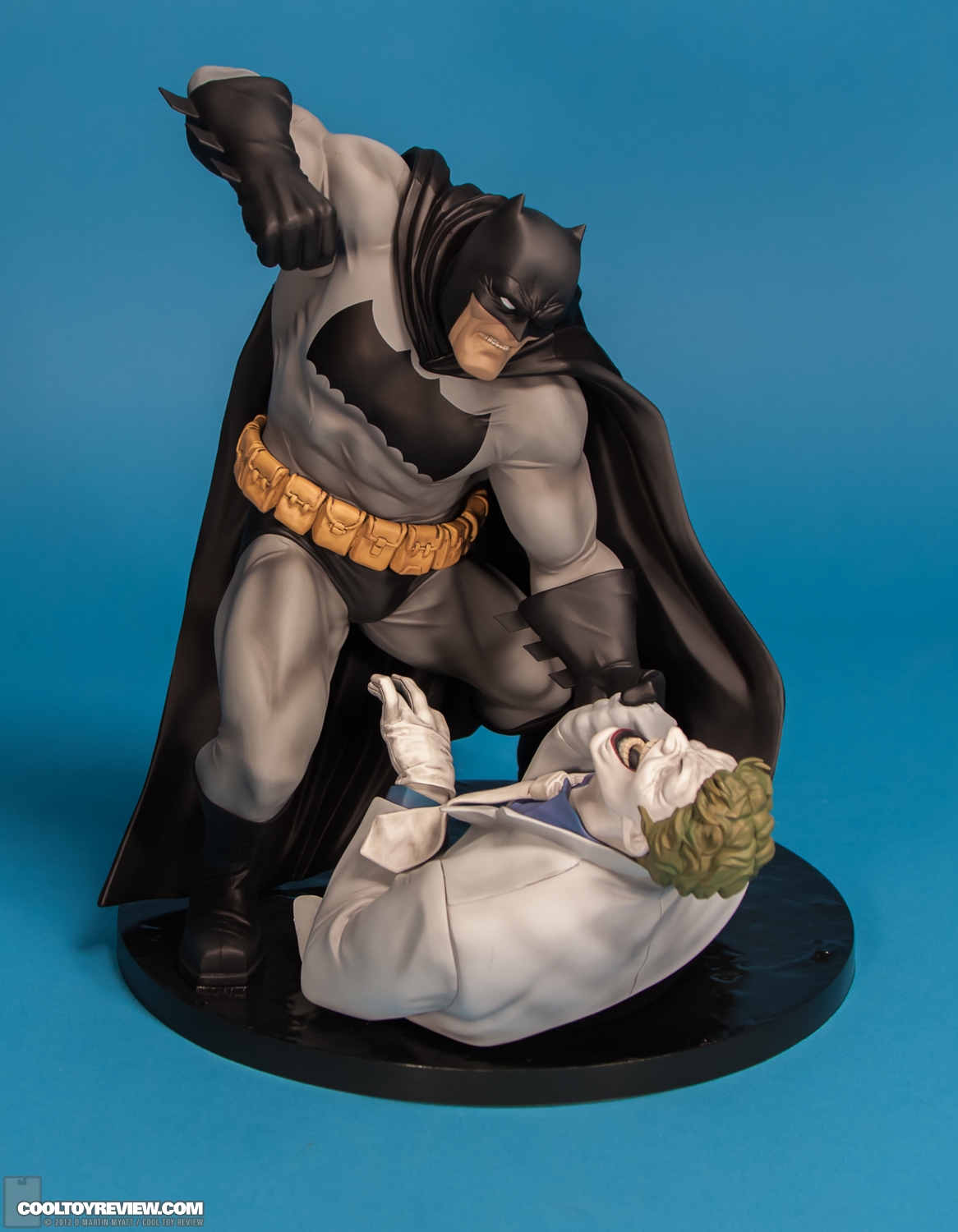 [Kotobukiya] The Dark Knight Returns: Batman-Hunt The Dark Knight - ARTFX Statue - Página 2 Hunt_The_Dark_Knight_Batman_ARTFX_Kotobukiya-01