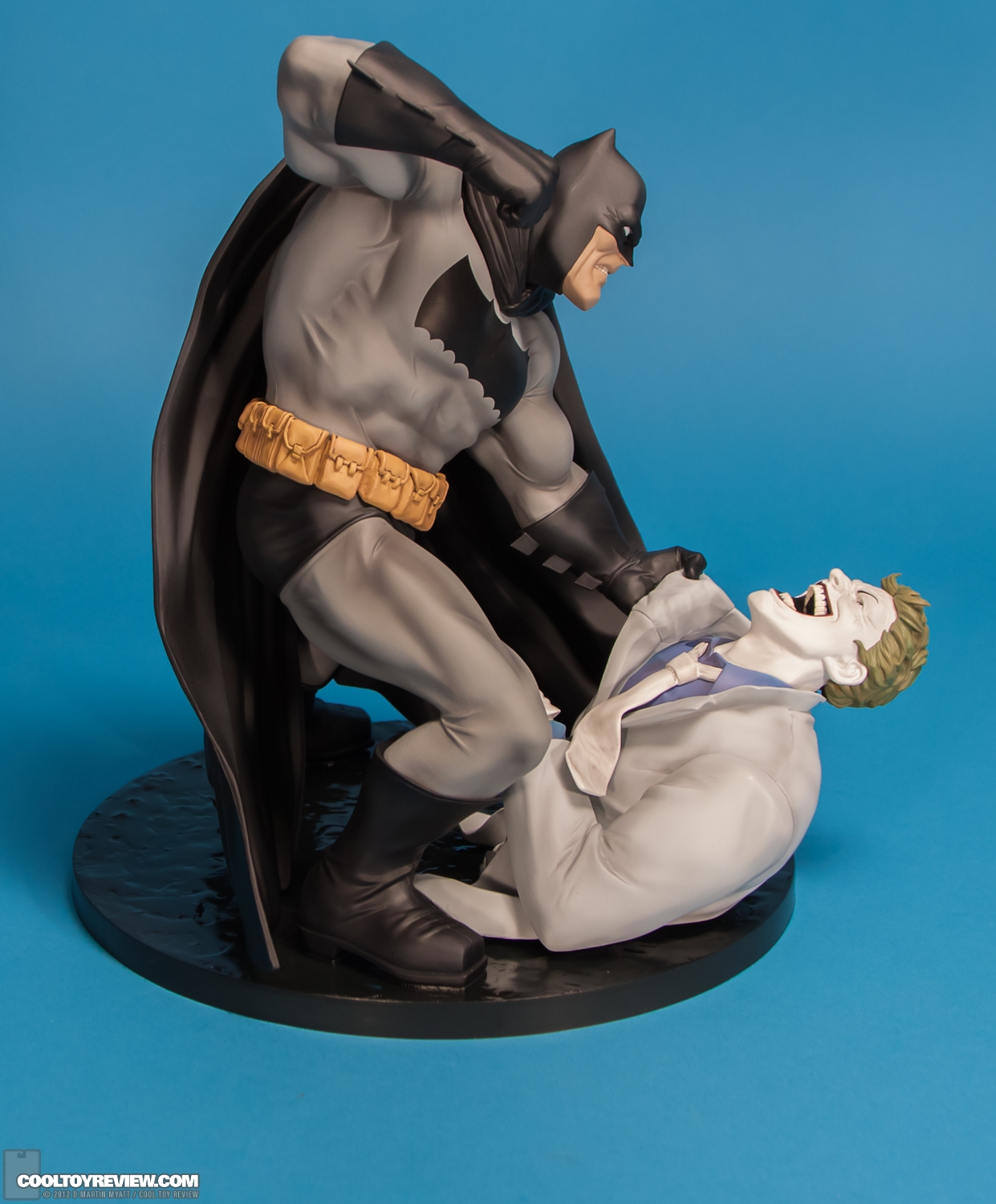 [Kotobukiya] The Dark Knight Returns: Batman-Hunt The Dark Knight - ARTFX Statue - Página 2 Hunt_The_Dark_Knight_Batman_ARTFX_Kotobukiya-02