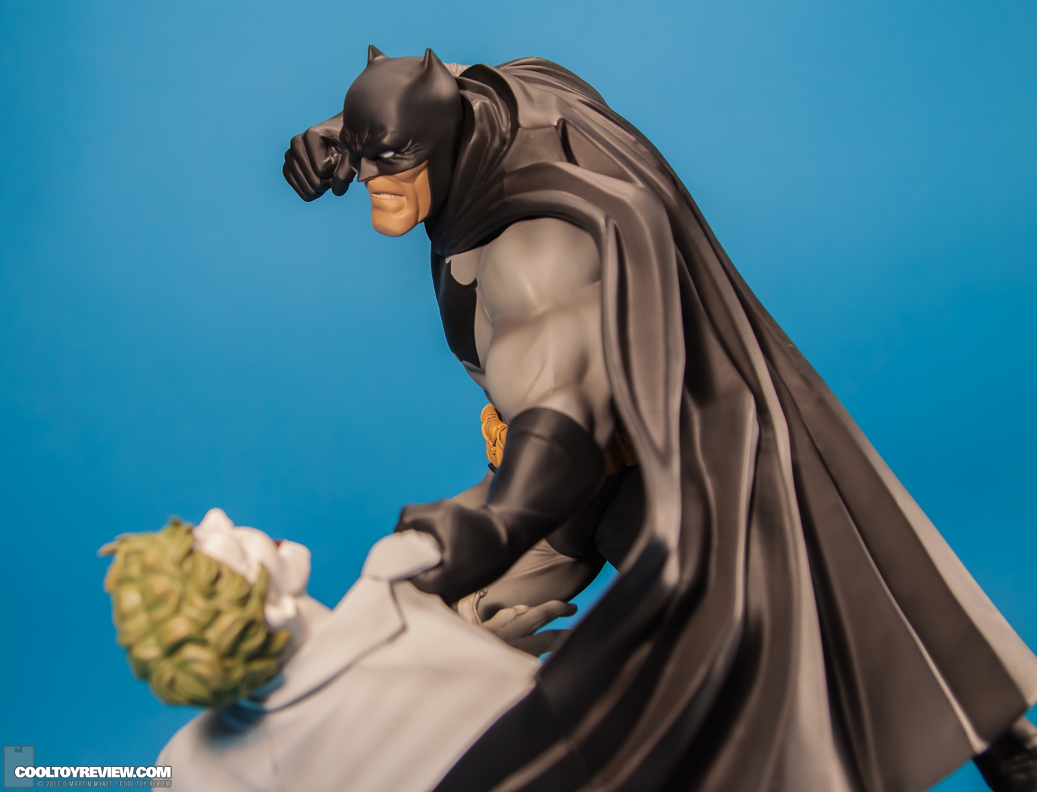 [Kotobukiya] The Dark Knight Returns: Batman-Hunt The Dark Knight - ARTFX Statue - Página 2 Hunt_The_Dark_Knight_Batman_ARTFX_Kotobukiya-08