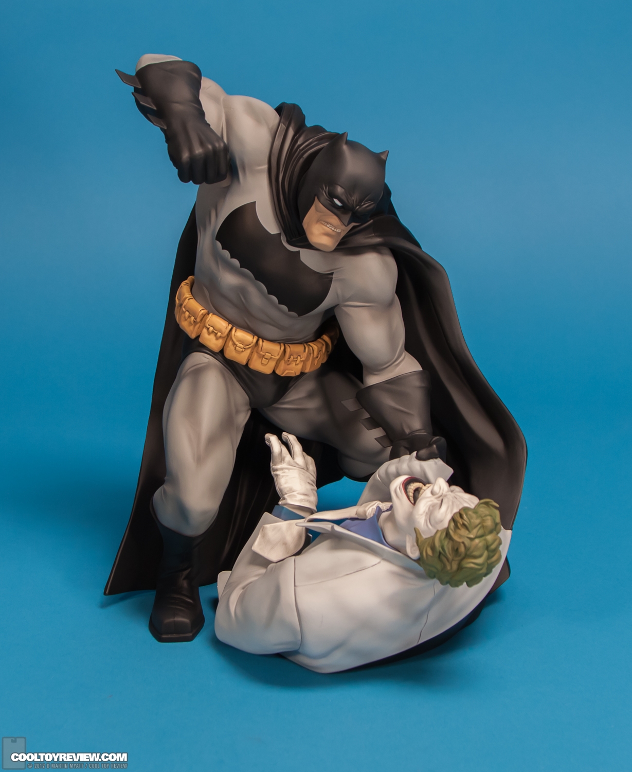 [Kotobukiya] The Dark Knight Returns: Batman-Hunt The Dark Knight - ARTFX Statue - Página 2 Hunt_The_Dark_Knight_Batman_ARTFX_Kotobukiya-14