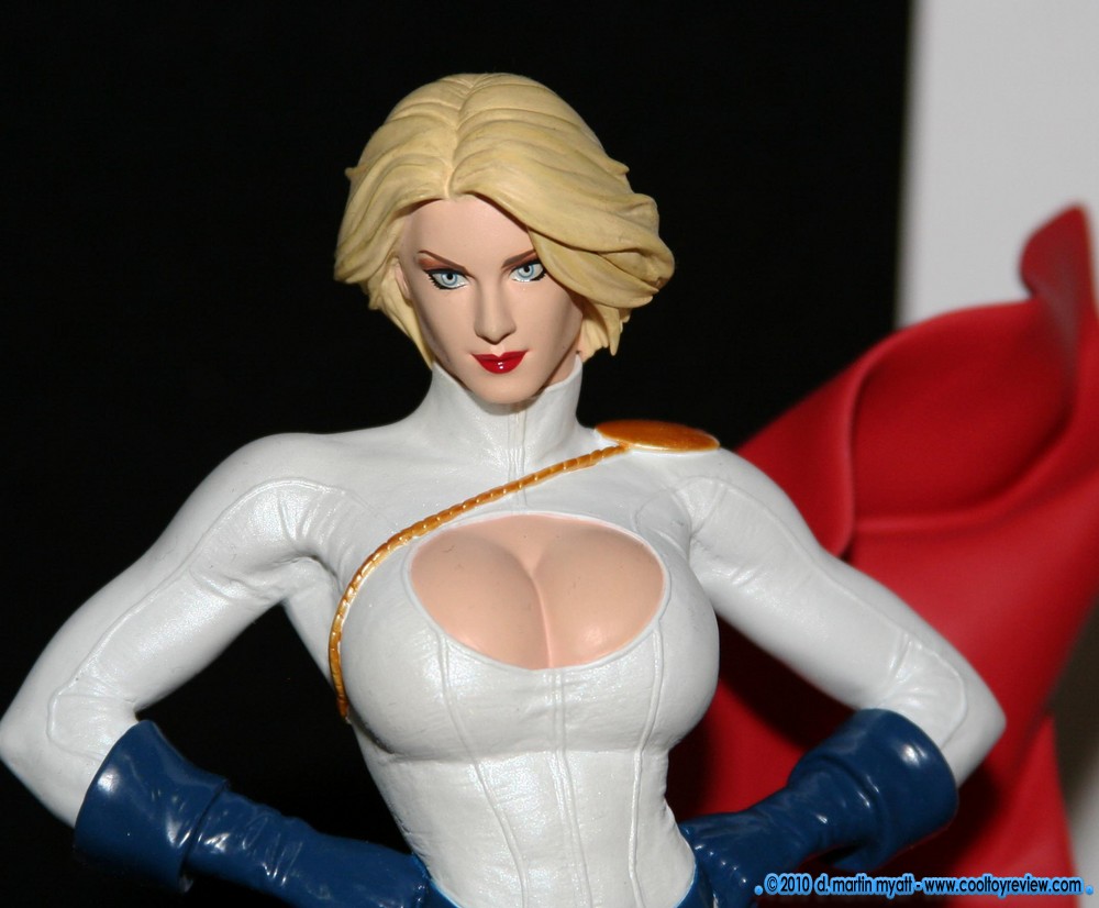 COVER  GIRLS  OF  THE  DC UNIVERSE : POWER  GIRL IMG_7631