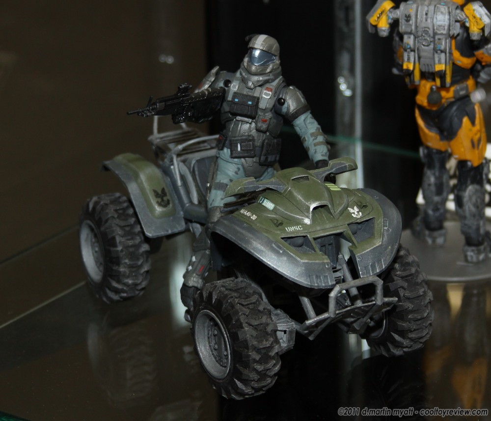 [Toy Fair 2011] McFarlane Toys - HALO IMG_9977