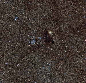 Barnard 86: Una lagartija cósmica Ngc-6520-barnard-86-300x291