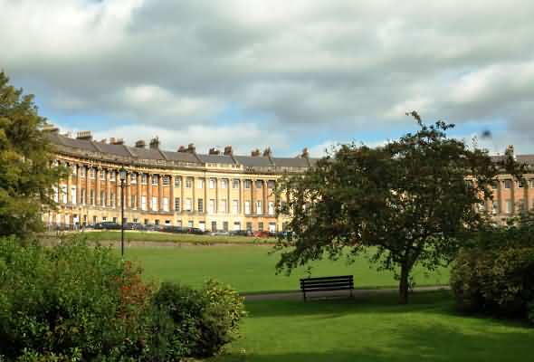 Estilos de Decoración VI : Eduardiano, Georgiano y Hollywood Regency - Página 8 Royal_crescent_bath