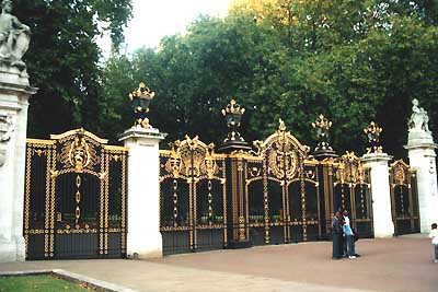 Green Park Gates_to_Green_Park_London