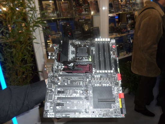 [MAJ][ITP2011] Un petit tour chez Asus  SAM_1775