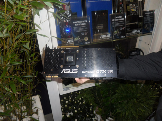 [MAJ][ITP2011] Un petit tour chez Asus  SAM_1777