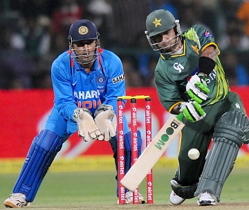 Moblink Jazz Cup ( 2nd ODI) India vs Pakistan || August 7||9:00 PM IST - Page 12 Mohammad-Hafeez-Player-of-the-match-for-his-glorious-batting-and-excellent-captaincy
