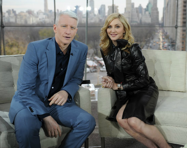 Madonna entrega el premio  "GLAAD" a (Anderson Cooper) Madonnanderson