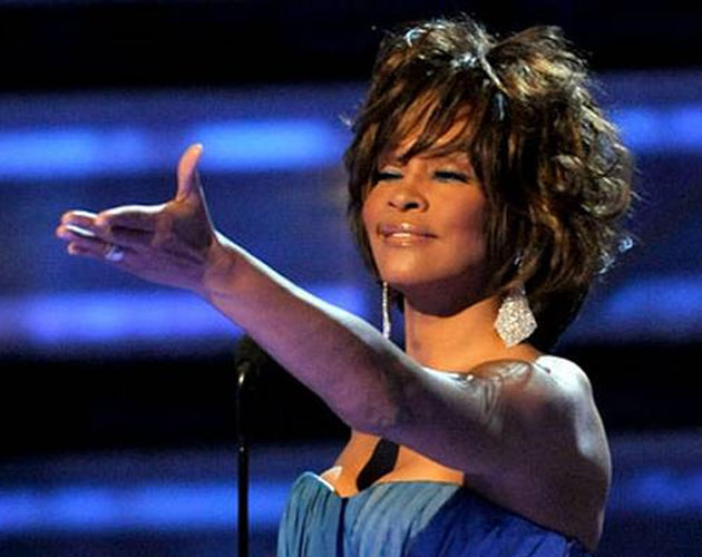 Aterrizaje de emergencia de un avión debido a una fan de Whitney Houston! Whitney-avion