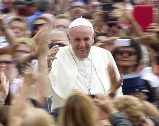 Papa Francisco acepta a los gays y cree que la Iglesia también debería. Papa-francisco-respeta-gays