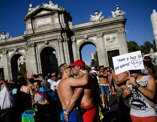 Orgullo Gay de Madrid, multado con 160.000 euros por ruido. Orgullo-gay-madrid-multa