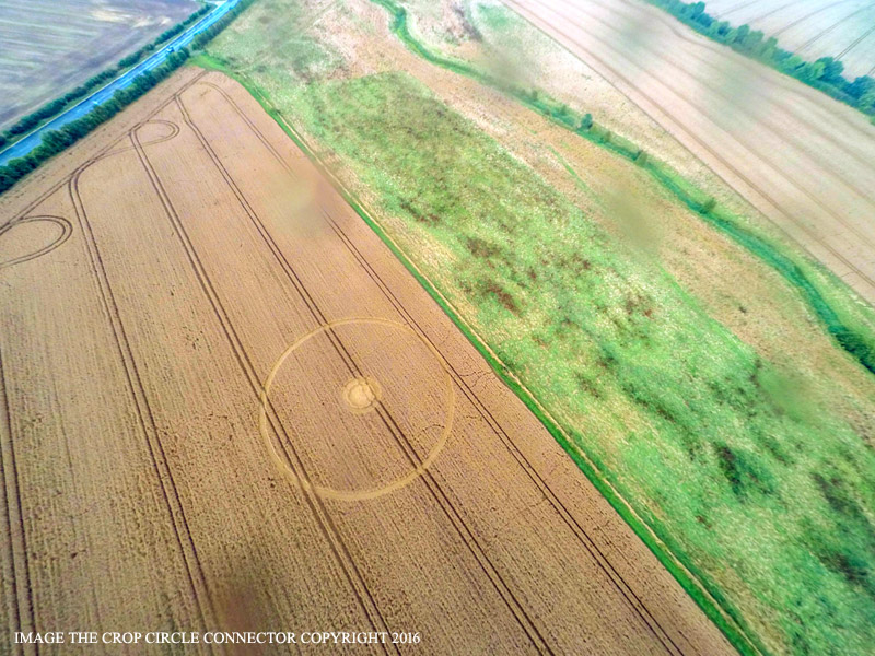 Crop Circles 2016 ~ Overton Hill, nr East Kennett, Wiltshire G0019152bbb