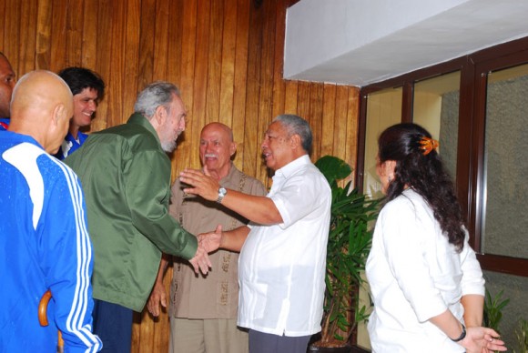 Fidel Castro afirma que se ha recuperado 'totalmente'. Fidel-en-artemisa-02-580x388