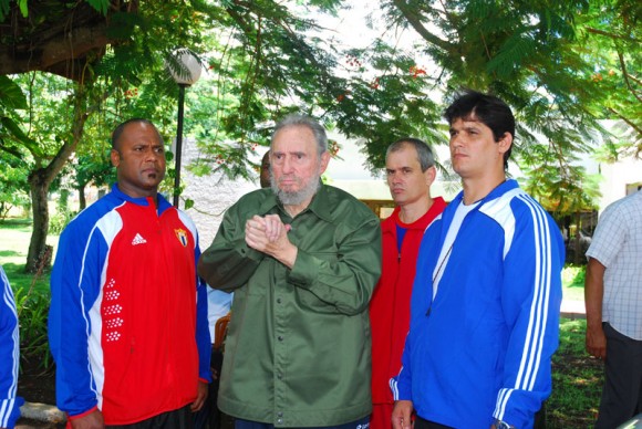 Fidel Castro afirma que se ha recuperado 'totalmente'. Fidel-en-artemisa-09-580x388