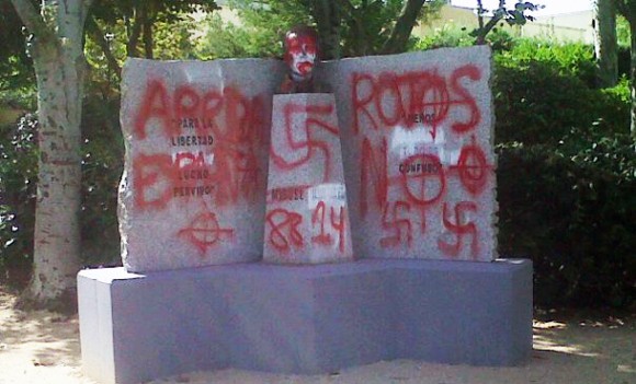 Los Nazis Profanan monumento a Miguel Hernández Profanacion-del-monumento-a-miguel-hernandez-en-san-sebastian-de-los-reyes-580x351