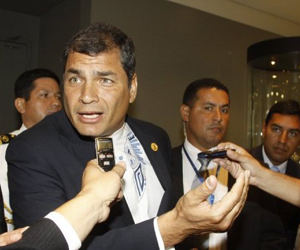 America Latina  - Página 5 Rafael-correa-abandona-cumbre