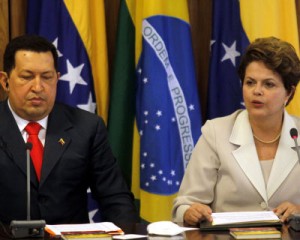 America Latina  - Página 12 Chavez-dilma-tr-300x240